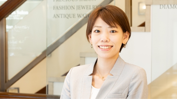 「CHARMY」販売スタッフ Uさんの写真